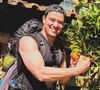 Thiago Salvático, o chef de cozinha que tenta provar uma união estável com o apresentador, não desistiu do processo e pede R$ 1,5 bilhão na Justiça