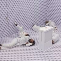 Quarto Branco do 'BBB 26': o que acontece no corpo humano depois de 80 horas sem banho? Higiene limitada pode trazer infecções por fungos, micoses e foliculite, diz médico