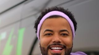 Preso suspeito de crimes contra menores, Hytalo Santos teve cabelo raspado? Diretor de cadeia detalha primeiras horas do famoso em prisão na PB