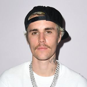 Bieber se envolve em novo confronto com paparazzi durante passeio em Palm Springs