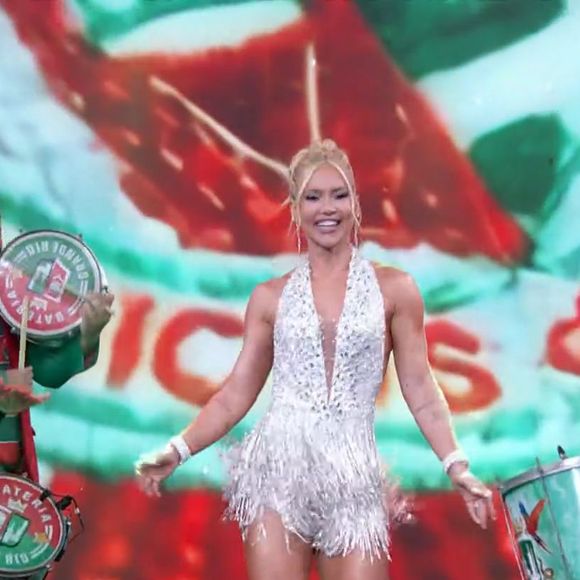 Virgínia Fonseca vai desfilar pela primeira vez como rainha de bateria do carnaval do Rio