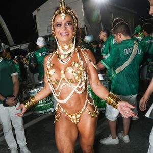 Corpo sarado de Viviane Araujo roubou a cena em ensaio técnico