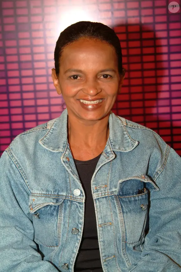 Marielza foi substituída por Aline no ‘BBB 5’