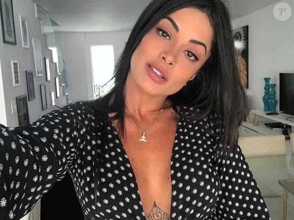 Um dos grandes destaques de Aline Campos é a sua sobrancelha marcada