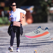 Este tênis New Balance da Fátima Bernardes para caminhar na orla da praia é a solução para os pés estilosos das mulheres 50+: veja um raio-x do calçado