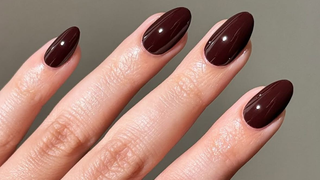 Oito cores de esmalte que nunca saem de moda e adicionam elegância a qualquer look