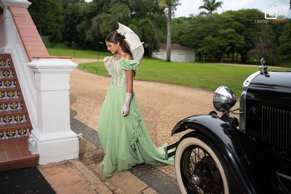 Neta de Leonardo, Maria Sophia Costa tem mostrado todos os detalhes da preparação da festa na web