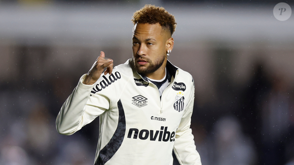 Neymar foi detonado ao surgir em um torneio de pôquer nos últimos dias enquanto estava de folga do Santos