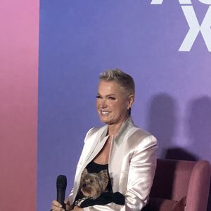 Xuxa também foi traída por uma ex-paquita, com quem cortou laços por conta das diferenças políticas