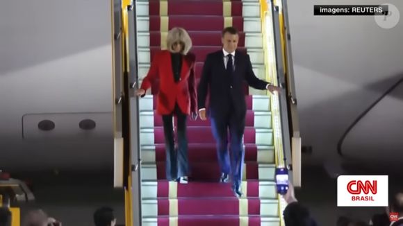 Macron, presidente da França, minimizou tapa que levou da mulher. Pessoa próxima a ele também fez pouco caso: 'Cumplicidade'