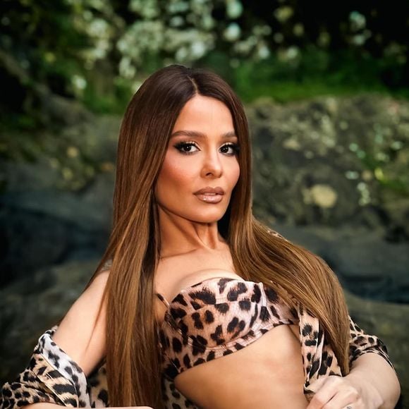 "Em cada passo na natureza, encontro leveza e conexão. A plenitude se revela nas pequenas coisas, e o amor se espalha como o aroma das flores, descubro a leveza que acalma a alma", escreveu Maiara na legenda