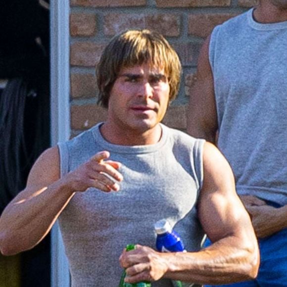 Corpo de Zac Efron é  resultado de uma rotina intensa de treinos e de uma dieta cuidadosamente elaborada por seu personal trainer, Patrick Murphy.