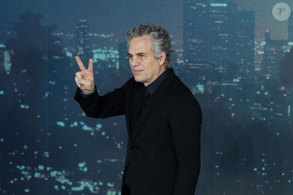 Mark Ruffalo falou sobre o tumor cerebral que descobriu em 2001, quando tinha 33 anos e esperava o nascimento do primeiro filho