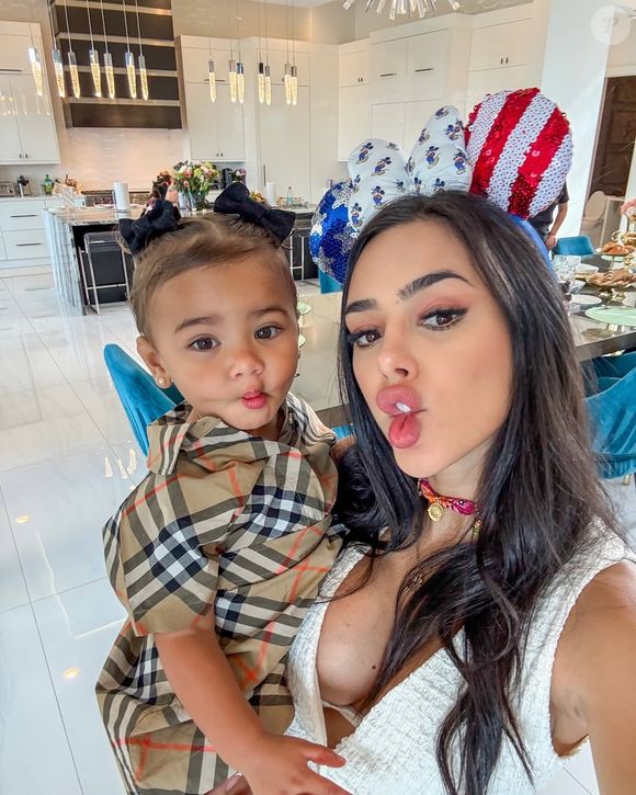 Bruna Biancardi viajou para a Disney com a filha Mavie durante a gravidez de Mel