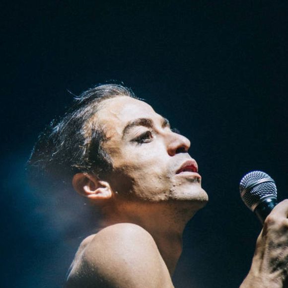 Jesuíta Barbosa vive o cantor Ney Matogrosso no filme 'Homem com H'