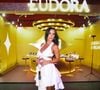 Atualmente com 45 anos, a pele impecável e beleza natural de Silvia Braz roubam a cena em fotos e eventos de luxo