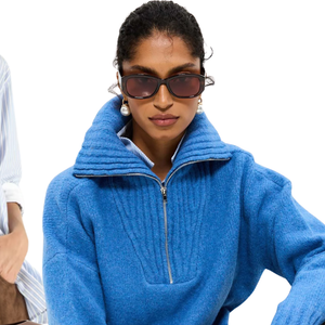 O suéter azul cerúleo ganha releitura fashionista em produção elegante que homenageia um dos discursos mais icônicos de Miranda Priestly