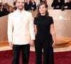 Wagner Moura e Sandra Delgado exibiram looks discretos e elegantes