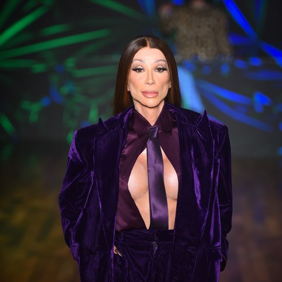 'No convite estava que homem teria que ir de terno. Na época, eu não entendia que eu era uma pessoa trans (...), que nasci assim, que Deus me fez assim. Mas, me deu ataque de pânico de me imaginar de terno', recordou Maya