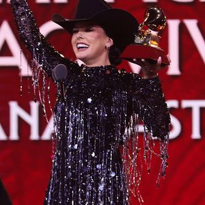 Muito brilho: Ana Castela também adora peças com a tendência glow