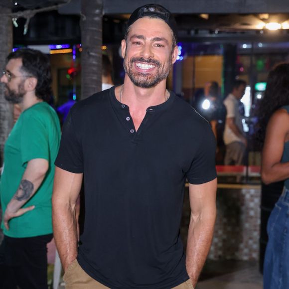 Cauã Reymond deu detalhes da criação da filha, Sofia