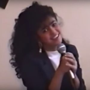 Shakira já mostrava talento em vídeos caseiros (1990)