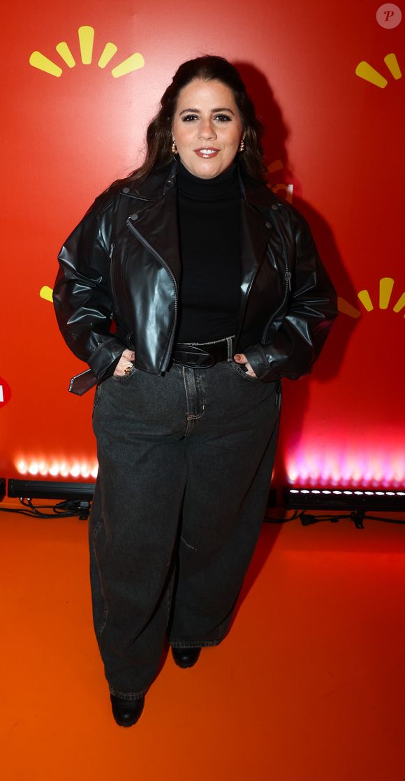The Town 2025: Tati Machado apostou no conforto com um jeans wide leg e jaqueta de couro