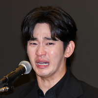 ‘Não sou assassino!': visivelmente transtornado, Kim Soo-hyun chora muito em coletiva e nega envolvimento na morte de Kim Sae-ron. Fotos!