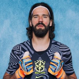 Titular da Seleção Brasileira na Copa de 2026, Alisson já afirmou que o futebol 'traz muitas coisas erradas' ao comentar vida religiosa