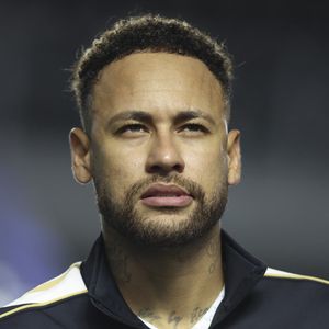 Em publicação nas redes, Neymar admite erro por discussão com torcedor e diz que poderia ter ficado quieto