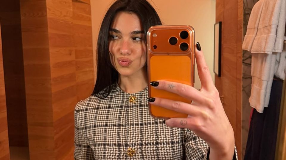 Dua Lipa vai à Justiça: cantora processa a Samsung; saiba o motivo!