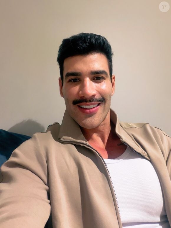 Gusttavo Lima modificou o visual há poucos dias, raspando a barba