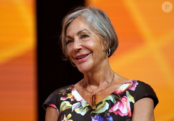 Alice Walton, herdeira do Walmart, mantém sua posição com uma fortuna avaliada em US$ 72,3 bilhões