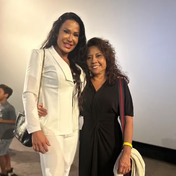 Ledir Jacobina, mãe de Gracyanne Barbosa, criticou Viviane Araujo publicamente