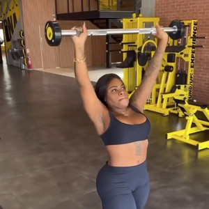 Jojo Todynho falou durante o evento que não é só a bariátrica: 'É disciplina e força de querer mudar, incentivar as pessoas a terem um futuro melhor e incentivar os nossos competidores a não desistirem', contou.