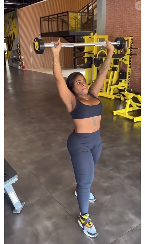 Jojo Todynho falou durante o evento que não é só a bariátrica: 'É disciplina e força de querer mudar, incentivar as pessoas a terem um futuro melhor e incentivar os nossos competidores a não desistirem', contou.