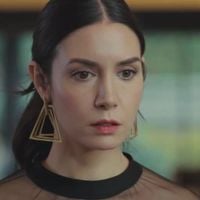 HOJE em 'Força de Mulher' (17 de março): Surto de Piril em cativeiro e troca de socos entre Sarp e Suat invadem o capítulo eletrizante da novela turca