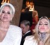 Monique Evans e Cacá Werneck casaram em 2024. A DJ ajuda a esposa após procedimento estético
