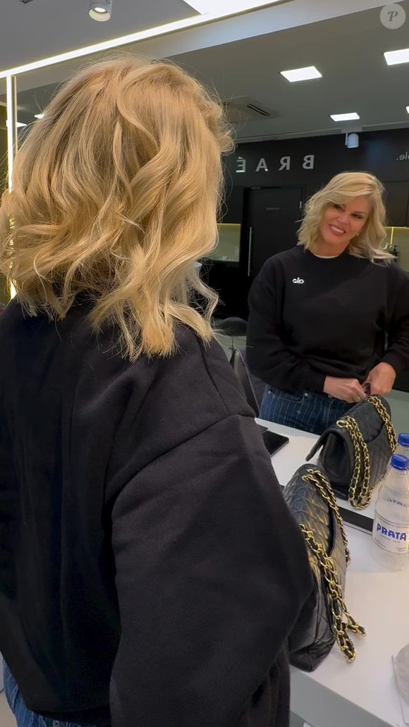 Val Marchiori adotou um novo visual enquanto enfrenta o tratamento contra o câncer de mama