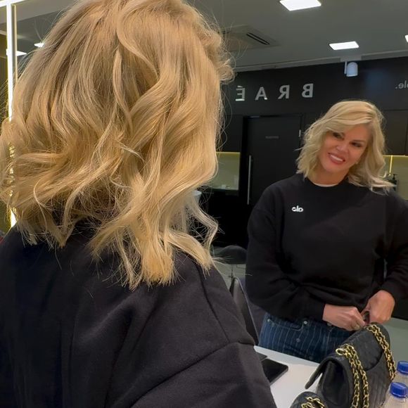 Val Marchiori adotou um novo visual enquanto enfrenta o tratamento contra o câncer de mama