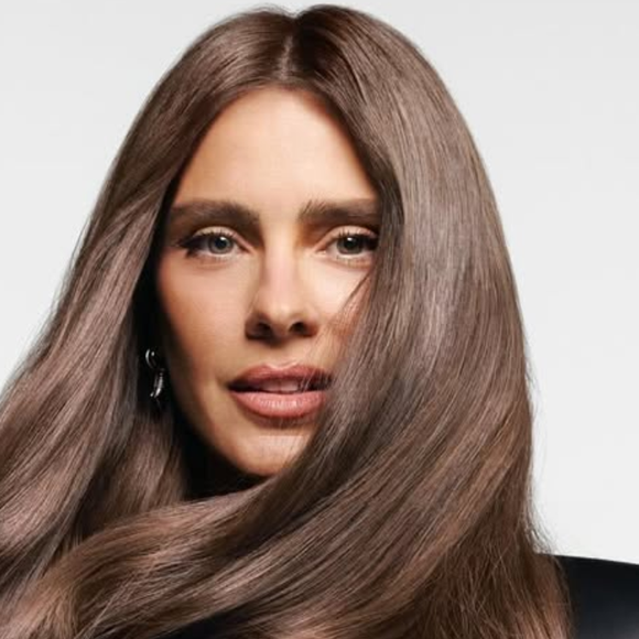 Carolina Dieckmmann prefere um visual leve e natural.