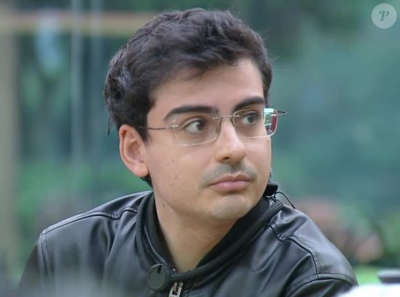 Favorito do público, Dudu Camargo aparece com 34,86% dos votos da enquete