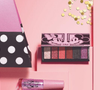 Mickey e Minnie estrelam a nova coleção de Dia dos Namorados da Avon, trazendo cores apaixonantes de sombra, batom e esmalte