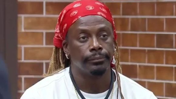 Mãe de Creo Kellab morre quatro dias após participante ser expulso de 'A Fazenda 17'; Dona Iracy não resistiu a complicações de uma cirurgia