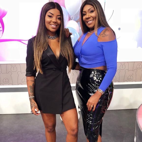 Em 2021, Silvana usou os stories do Instagram para responder ao pai da cantora, já que ele falou à imprensa, na época, que estava impedido de ter contato com a filha, além de sofrer com alguns problemas financeiros.