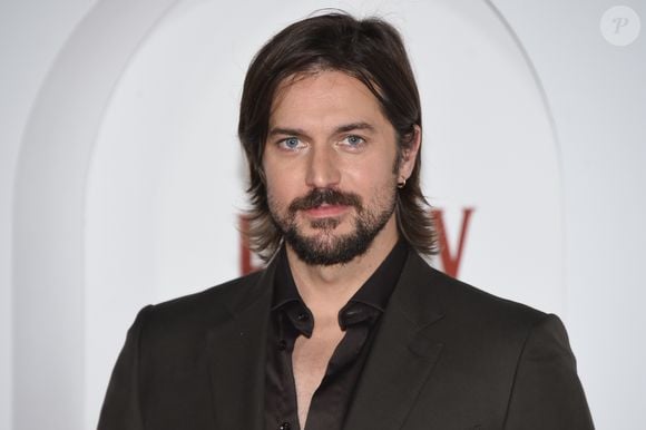 Ator conhecido por manter vida discreta pode ganhar ainda mais atenção após romance com Woodley