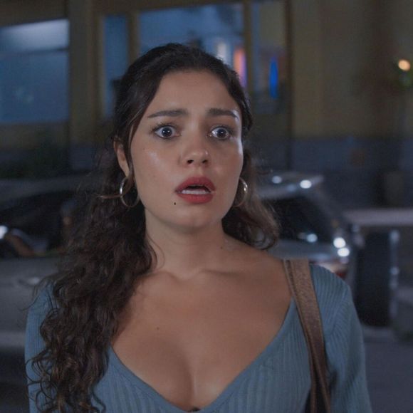 Gerluce (Sophie Chartlotte) faz parte do mito da supermulher: sobrecarregada, cuida de filha, mãe doente, namoro e pressão no trabalho