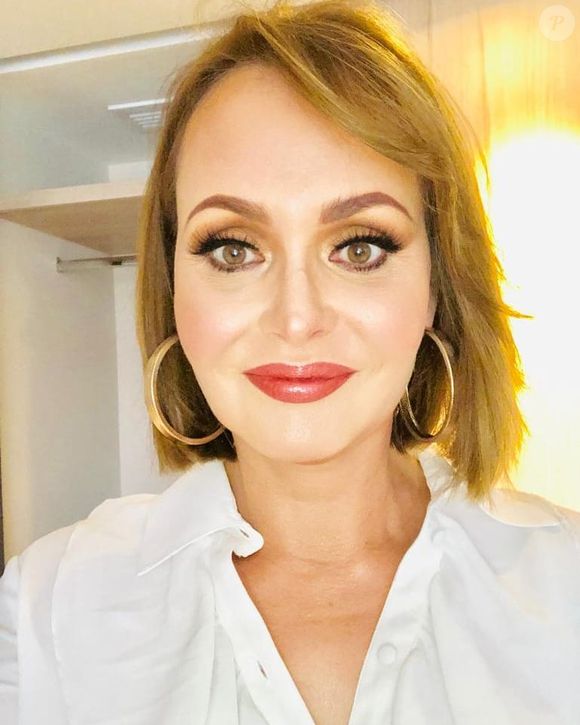 Gaby Spanic fez um procedimento sutil há alguns anos e vem retocando desde então