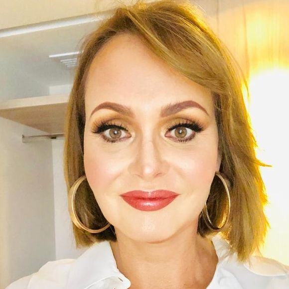 Gaby Spanic fez um procedimento sutil há alguns anos e vem retocando desde então
