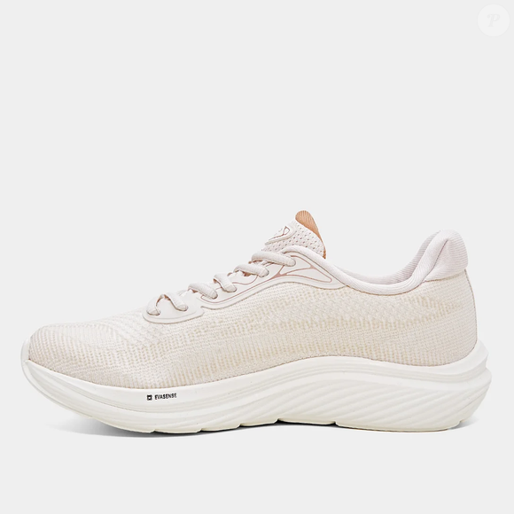 Além do conforto, o custo-benefício chama atenção: o tênis está disponível por R$ 199,99 no site da Netshoes
